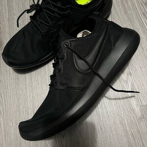 Nike Men's Size 12 running shoes (new)